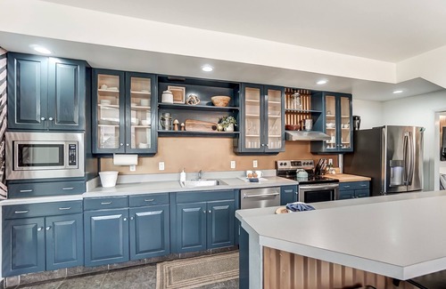 CUF Casa | Sleeps 17 Event House in Cincinnati with 6 Bedrooms 5 Lofts