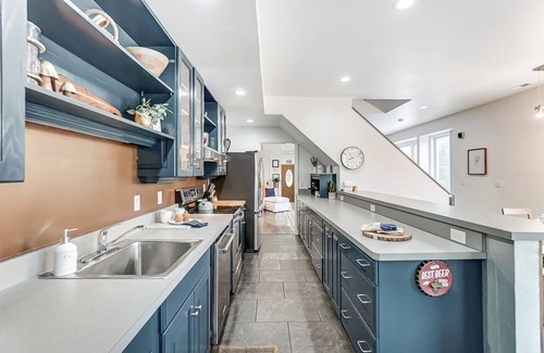 CUF Casa | Sleeps 17 Event House in Cincinnati with 6 Bedrooms 5 Lofts