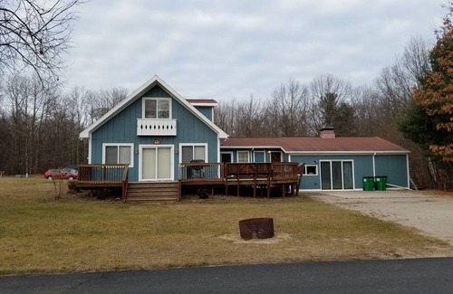 Silver Lake Casa | Sleeps 18! Heated pool and lake access.