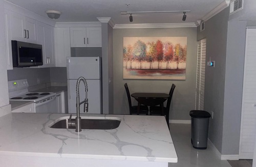 Central Sarasota Condominio | Apartamento completamente amueblado de una habitación en el centro de Sarasota