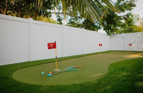 Palma Sola Casa | Sleeps 20 - Games - Basketball - Pool - Movie Room
