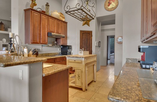 Cave Creek Casa | Sleeps 20, Patio Teppanyaki Grill, 2 Spas, Pool+
