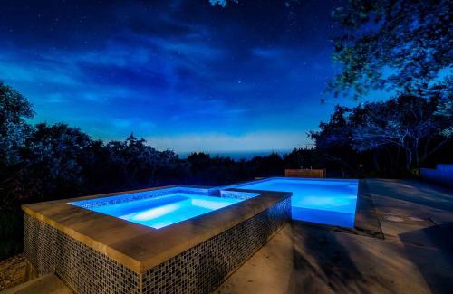 West Oak Hill Casa | Sleeps 20 Private Pool Backyard Luxurious Home