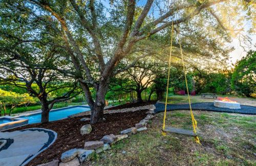West Oak Hill Casa | Sleeps 20 Private Pool Backyard Luxurious Home