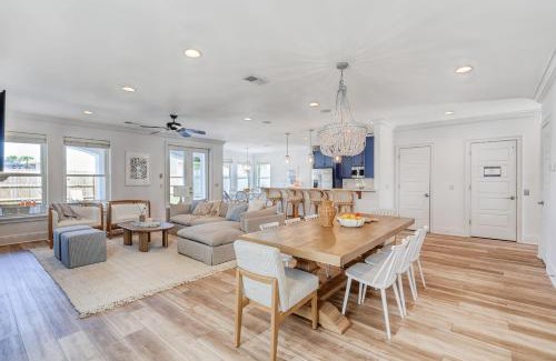 Frangista Beach Casa | Sleeps 20, Private Pool, Putting Green, Walk to Beach Vitamin Sea by AvantStay