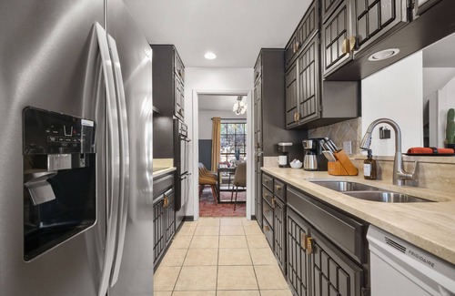 North San Antonio - SAT Casa | Sleeps 20~Sport Court~Heated Pool~Hot Tub~Putt Putt~Games