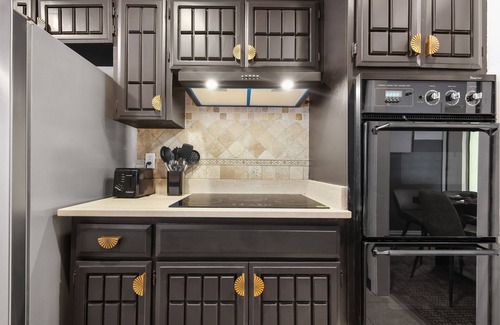 North San Antonio - SAT Casa | Sleeps 20~Sport Court~Heated Pool~Hot Tub~Putt Putt~Games