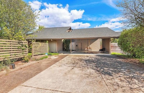 Cedar Hills Casa | Sleeps 22 Game Room | Hot Tub