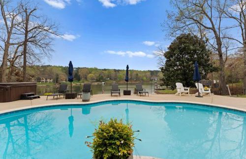 Sherrills Ford Casa | Sleeps 22 Lakefront w Private Dock Pool 2 Houses Lake Living by AvantStay
