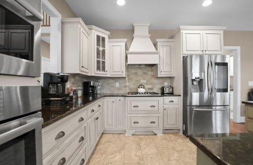 Sherrills Ford Casa | Sleeps 22 Lakefront w Private Dock Pool 2 Houses Lake Living by AvantStay