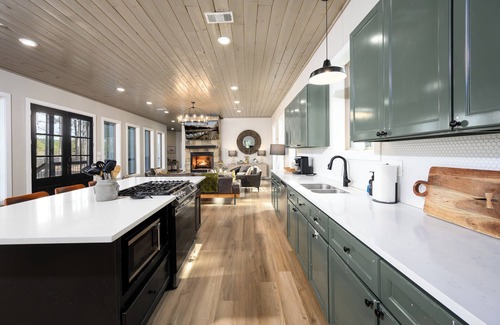 Pickens Cabina | Sleeps 23 Putt Putt Hot Tub Mins From Lake!