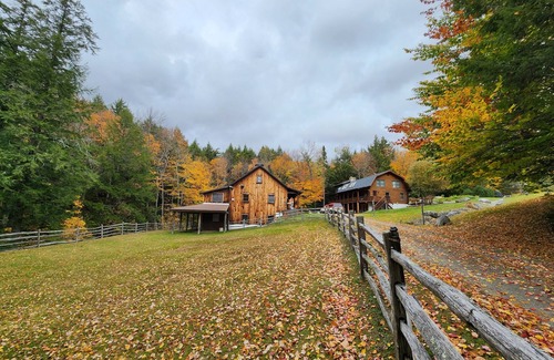Wardsboro Casa | Sleeps 30!! 2 Cabins, 10 Bedrooms, 3 Kitchens, Hot Tub, Fireplaces, Game Rooms