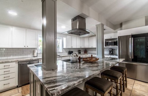 Bay Area Casa | Sleeps 32 - Spectacular Adjoining Homes Waits