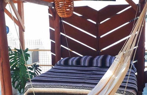 Lomas de Mazatlán Apartamento | Sleeps 4-5 people. 3 single beds and 1 double bed Kitchenette & Bathroom