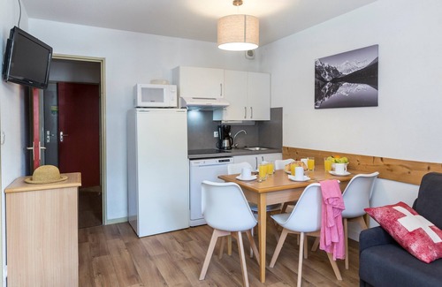 Saint-Sorlin-d'Arves Apartamento | Sleeps 4! Alpine Paradise | Studio Cabin