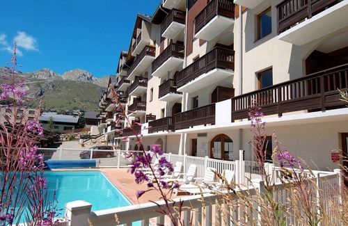 Saint-Sorlin-d'Arves Apartamento | Sleeps 4! Alpine Paradise | Studio Cabin