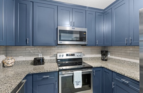 Emerald Isle Casa | Sleeps 5! 2 BR, 2.5BA Townhome-Walk to Beach & Dining – Your Escape Awaits!