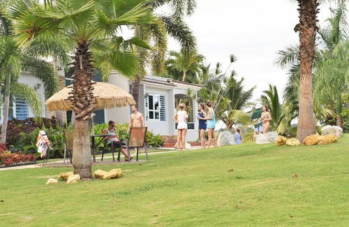Aguadilla Pueblo Villa | Estadías de 50+, Mansión para boda y vacaciones en Aguadilla, piscina, jacuzzi..
