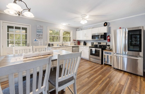 Beaufort Casa | Sleeps 6/Pets Yes/Marine Corps Air Station Beaufort/Upper Lvl/Parris Isl