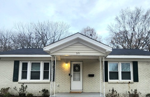 Fort Mill Apartamento | Sleeps 6 / Smart TVs / Fenced Backyard / Self Check-In / Private Office