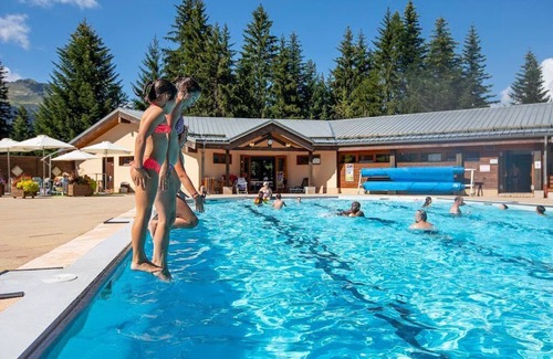 La Lechere Condominio | Sleeps 7! 2BR Apt| Scenic Living in Valmorel!