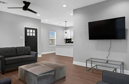 Southeast Houston Casa | Sleeps 7 Newly Built 10 min from All major attractions