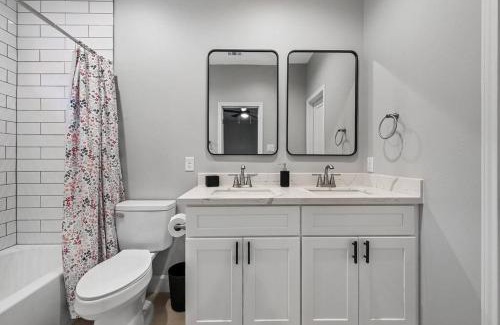 Southeast Houston Casa | Sleeps 7 Newly Built 10 min from All major attractions