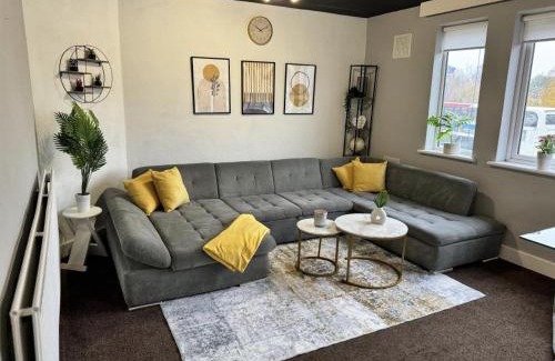 Olton Apartamento | Sleeps 8 3 BED Parking NEC JLR NIA Airport