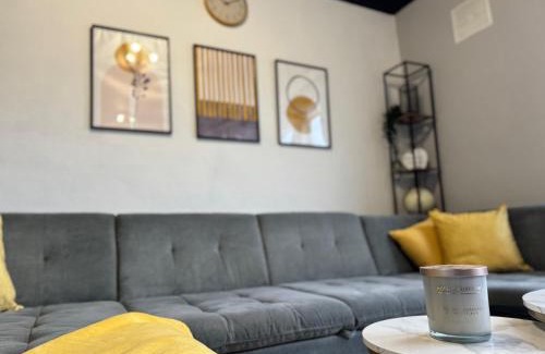 Olton Apartamento | Sleeps 8 3 BED Parking NEC JLR NIA Airport