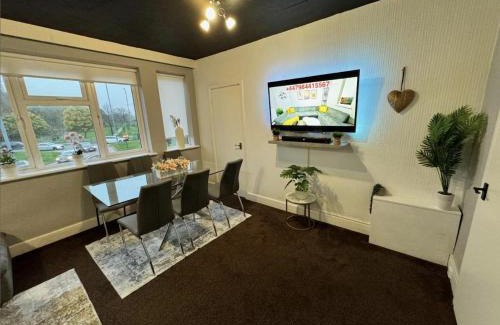 Olton Apartamento | Sleeps 8 3 BED Parking NEC JLR NIA Airport