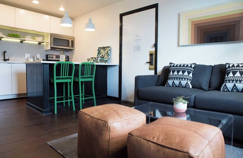 Rutledge Hill Cabaña | Sleeps 8 4 Sobro Suites w/Kitchens & Modern Touches by Avantstay