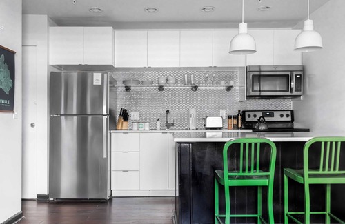 Rutledge Hill Cabaña | Sleeps 8 4 Sobro Suites w/Kitchens & Modern Touches by Avantstay