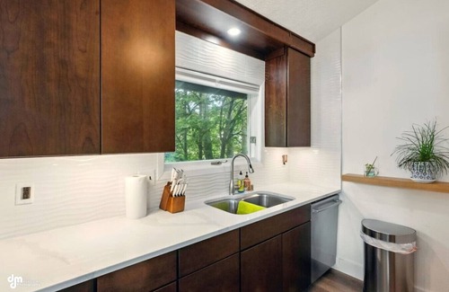 Sand Lake Casa | 575) Sleeps 8,Fire Pit,Walk to Lake