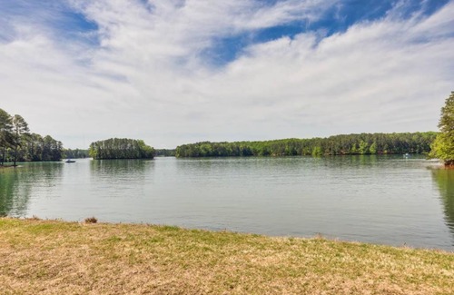 Buford Casa | Sleeps 8, Lake Lanier Hidden Gem