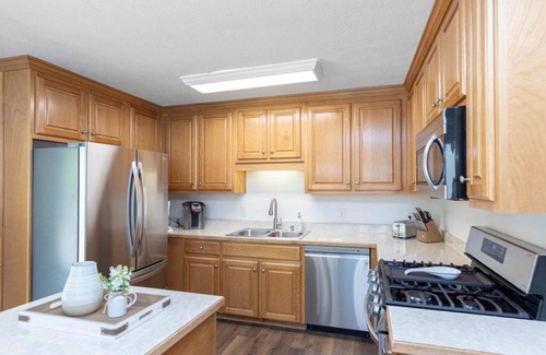Buford Casa | Sleeps 8, Lake Lanier Hidden Gem