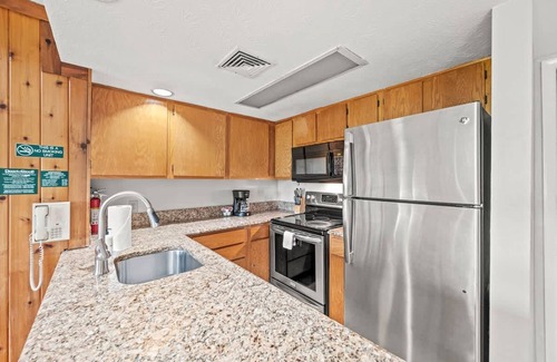 Gatlinburg - Pigeon Forge Apartamento | Sleeps 8 Pool Playground Mountain Views Hot Tub