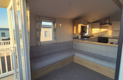 Morecambe Cabina | Sleeps 8-sea View-pets-pool-parking