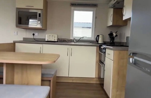 Morecambe Cabina | Sleeps 8-sea View-pets-pool-parking