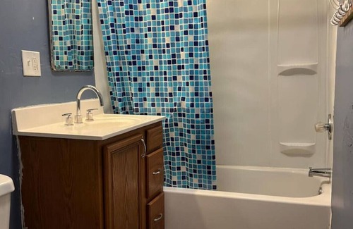 Pittsburgh Condominio | Sleeps up to 10! Large Condo w/ 6 Beds + WIFI!