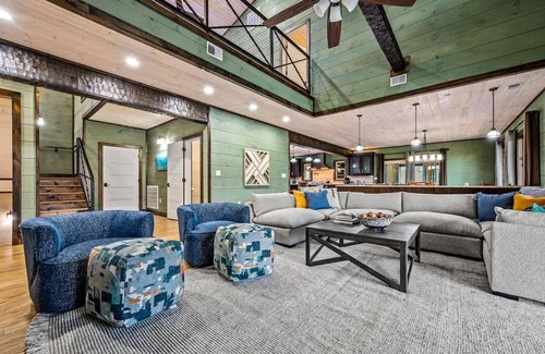 Gatlinburg - Pigeon Forge Apartamento | Sleeps18 Views 2 Hottubs Family Reunion Retreat