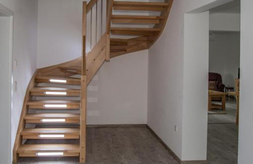 Wadebridge Casa | Sleeps8- EcoFriendly- KingBeds- FamilyFriendly