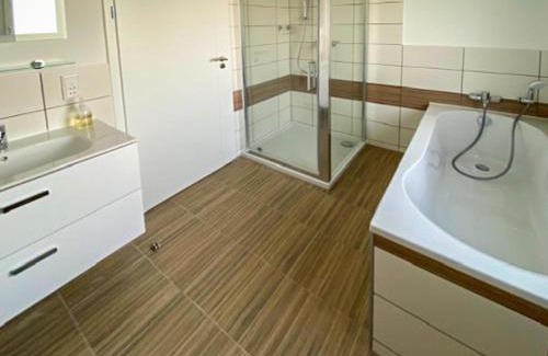 Wadebridge Casa | Sleeps8- EcoFriendly- KingBeds- FamilyFriendly