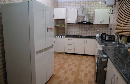 Ojodu Casa | Sleeps8-Parking-Jacuzzi-WiFi-AirCon