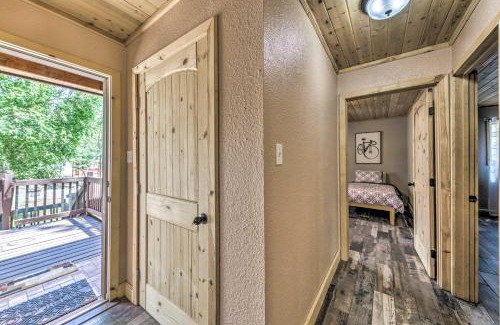 Ruidoso Casa | Sleepy Bear Cabin in Ruidoso Deck and Yard Games!