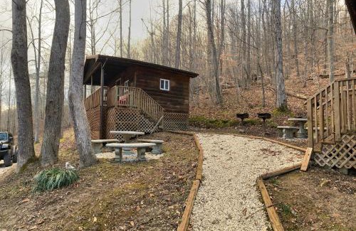 Stanton Casa | Sleepy Bear Cabin, Red River Gorge, KY, River Access & Views