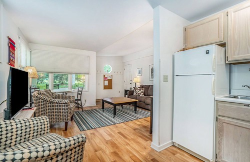 South Haven Cabina | Sleepy Hollow Beach Resort introduces Stonebridge C