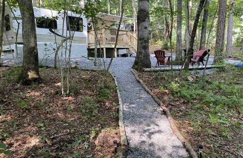 Jamestown Alquiler De RV | Sleepy Hollow Camper