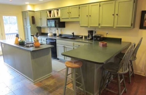 Hillsboro Cabina | Sleepy Hollow Large 4 Bedroom Lakefront House in Rocky Fork Lake