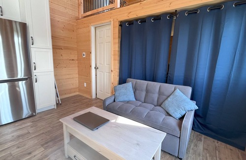 Minden Hills Cabaña | Sleepy Pines waterfront cottage