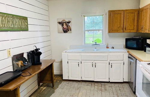 Lake City Otro | Sleepy Sheep Farmhouse/Bunkhouse